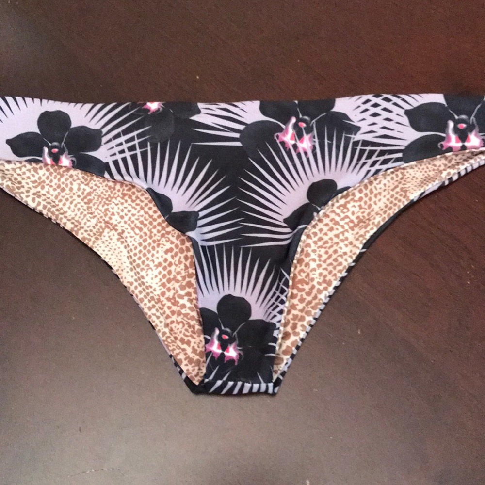 Pacific Modern Print Bottoms- Size Large